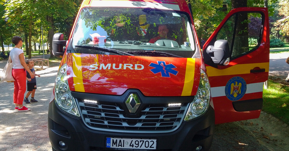 Ambulanță SMURD de tip C1, fotografiată la un eveniment public din Cluj-Napoca.